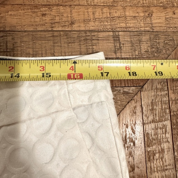 Banana Republic Hampton Fit white jacquard cropped pants, size 8 - Picture 5 of 6